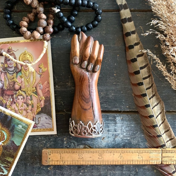 19TH CENTURY SOLID CARVED ROSEWOOD MANO FIGAS FIST PENDANT - Picture 10 of 10